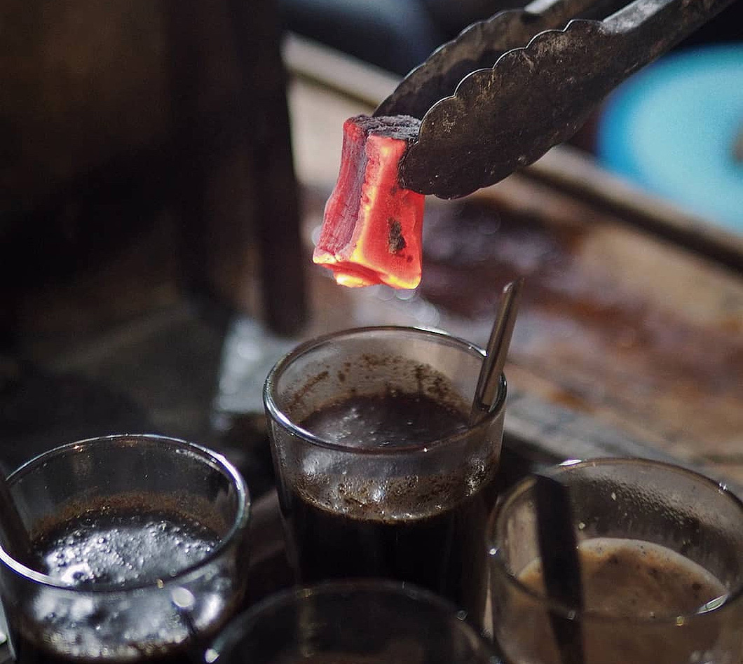 Cà phê Tubruk, loại cà phê đen siêu đậm đặc của Indonesia - Ảnh: ISTOCK